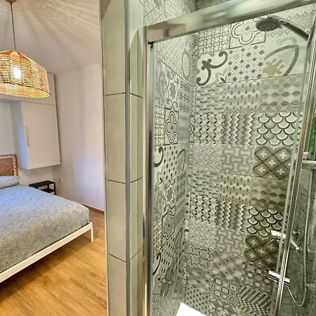 Seaview Escape - 2 Minutes From The Sea *